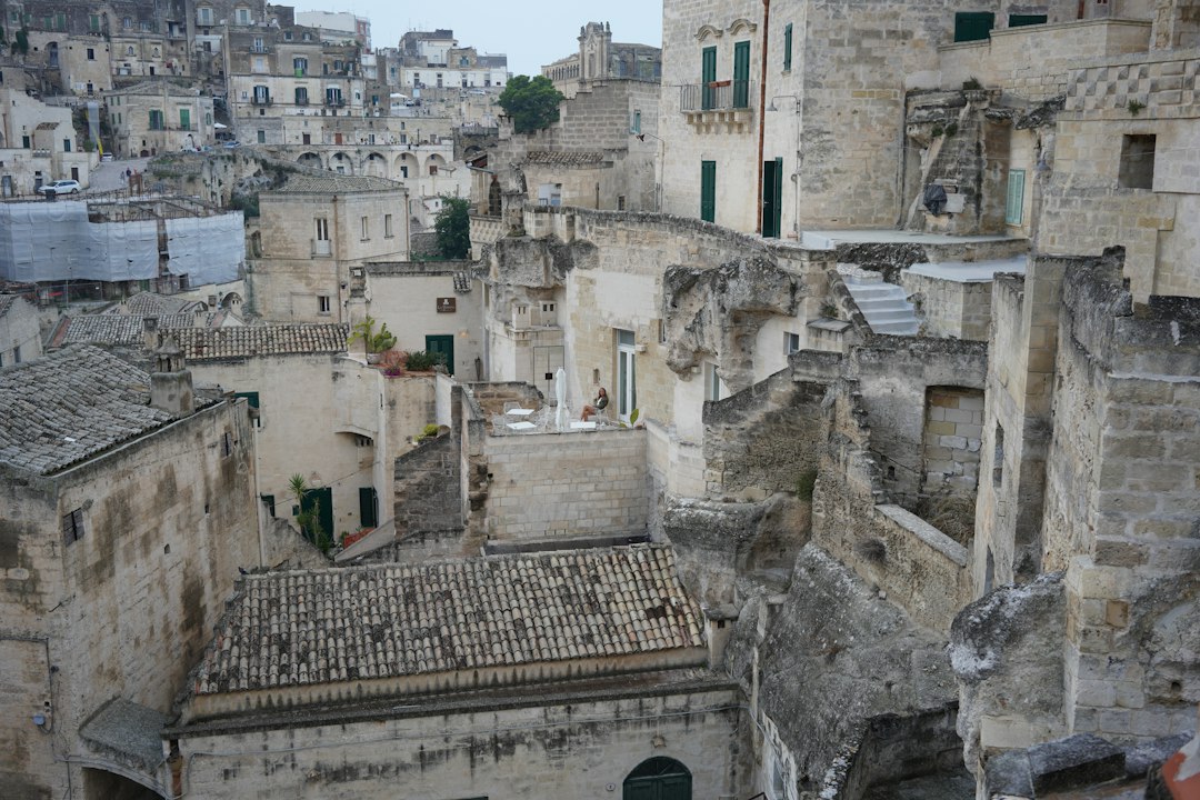 Matera : dormir et marcher dans les grottes des Sassi - 75100 Matera MT | Secret World Trip Planner