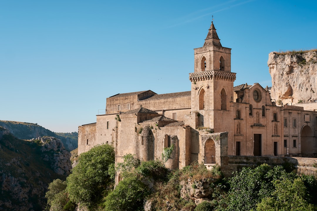 Matera : dormir et marcher dans les grottes des Sassi - 75100 Matera MT | Secret World Trip Planner