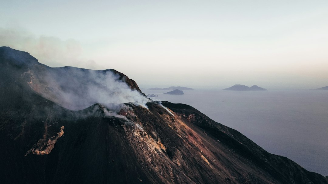 Stromboli: subir al cráter entre fuego y mar — Stromboli