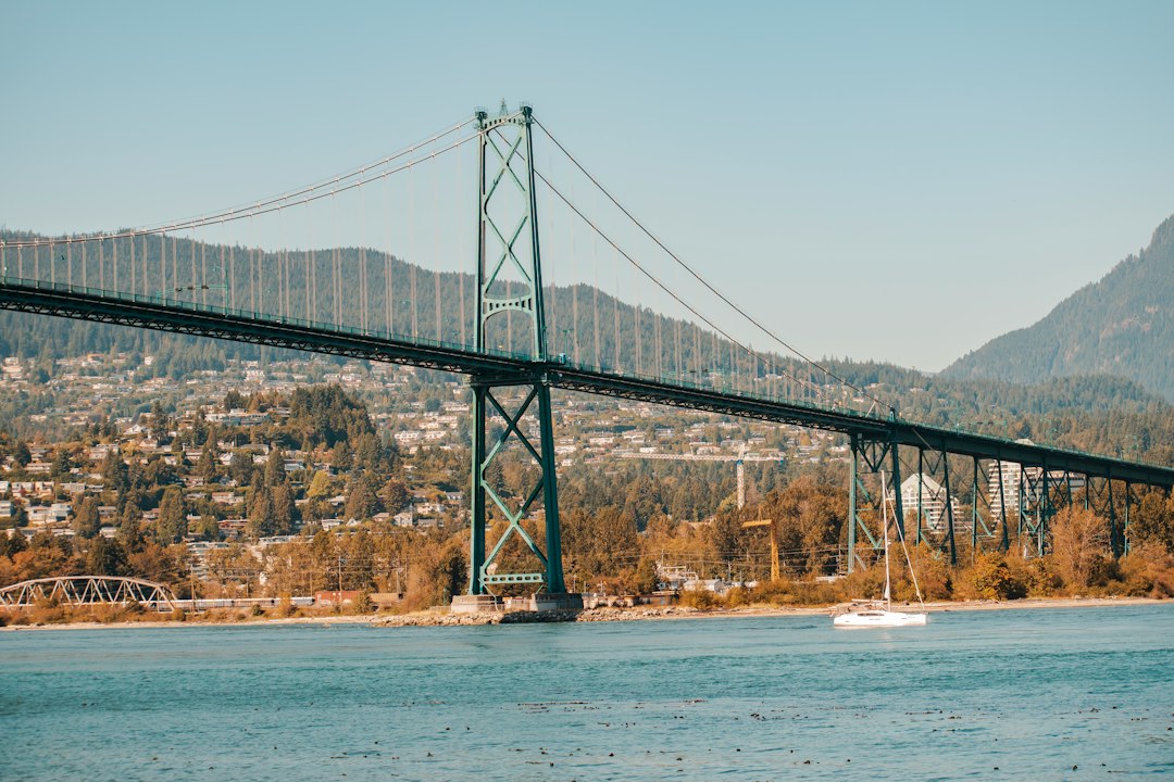 Capilano Bridge: 70 Meters Above the River - North Vancouver | Secret World Trip Planner