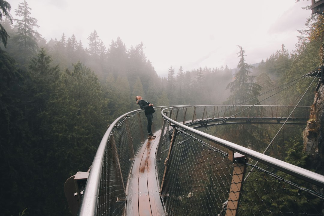 Pont de Capilano : 70 mètres au-dessus de la rivière - North Vancouver | Secret World Trip Planner