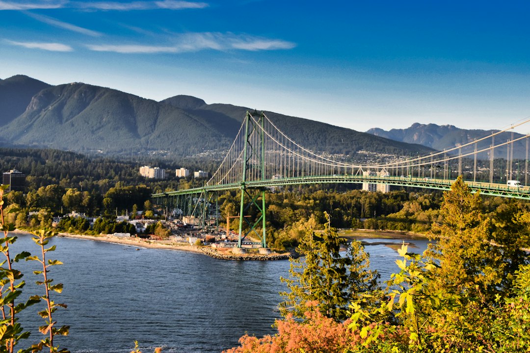 Pont de Capilano : 70 mètres au-dessus de la rivière - North Vancouver | Secret World Trip Planner