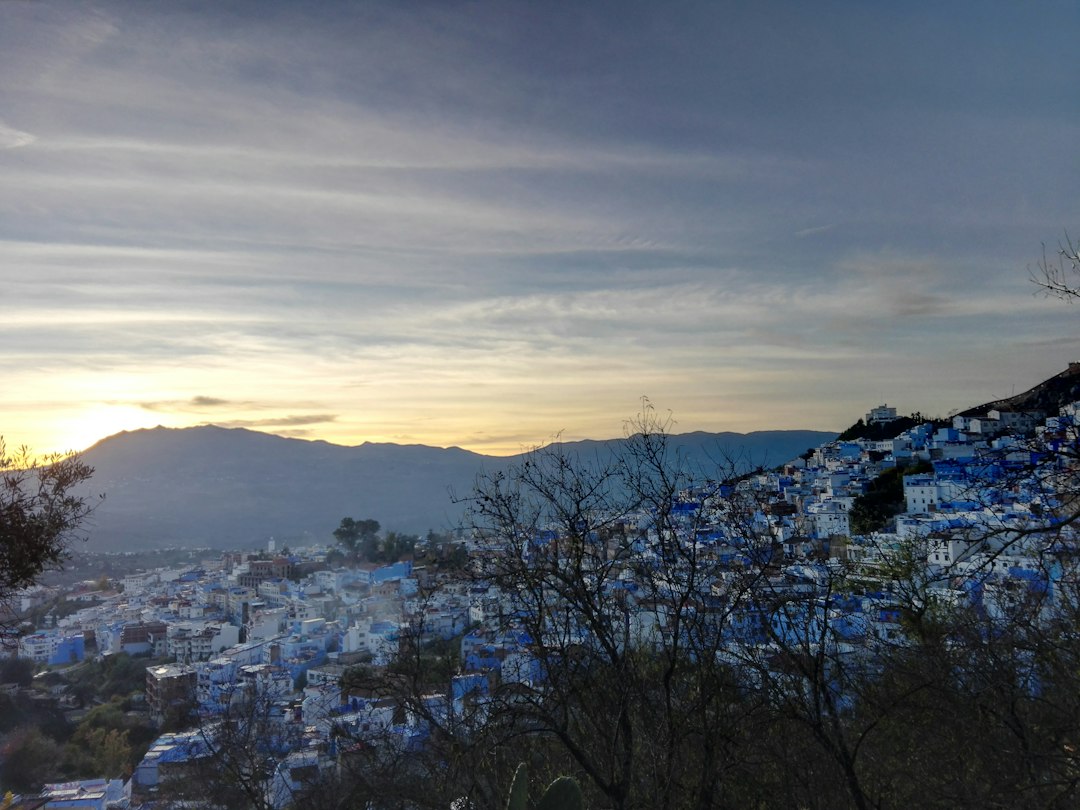 Die spanische Moschee von Chefchaouen: Ein Panoramagarten - 5PFM+5H8 | Secret World Trip Planner