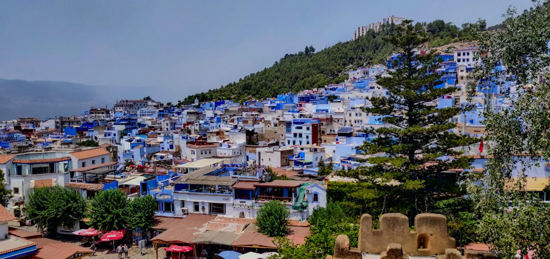 Die spanische Moschee von Chefchaouen: Ein Panoramagarten - 5PFM+5H8 | Secret World Trip Planner