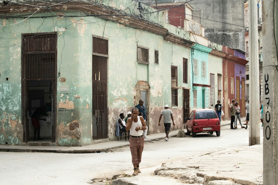 Celia Sanchez: La Revolucionaria Cubana que Cambió la Historia - Manzanillo | Secret World Trip Planner
