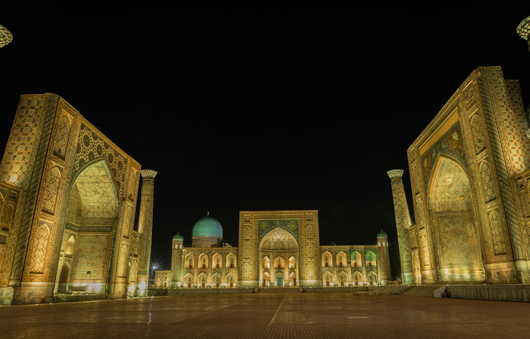 Madrasa Tilya-Kori: il soffitto d'oro di Samarcanda — Samarqand