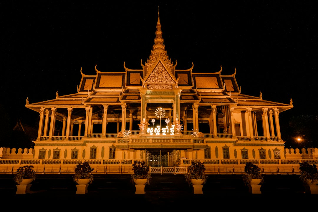 Palais Royal de Phnom Penh : architecture et trésors - Samdach Sothearos Blvd (3) | Secret World Trip Planner