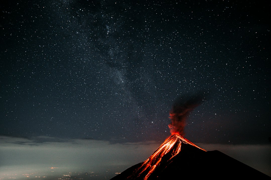 Villarrica: escala un volcán con lava viva en Chile - Pucón | Secret World Trip Planner