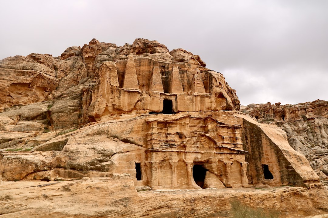 Petra Museum: Nabatäische Kunst im Fels — 8FG9+46R
