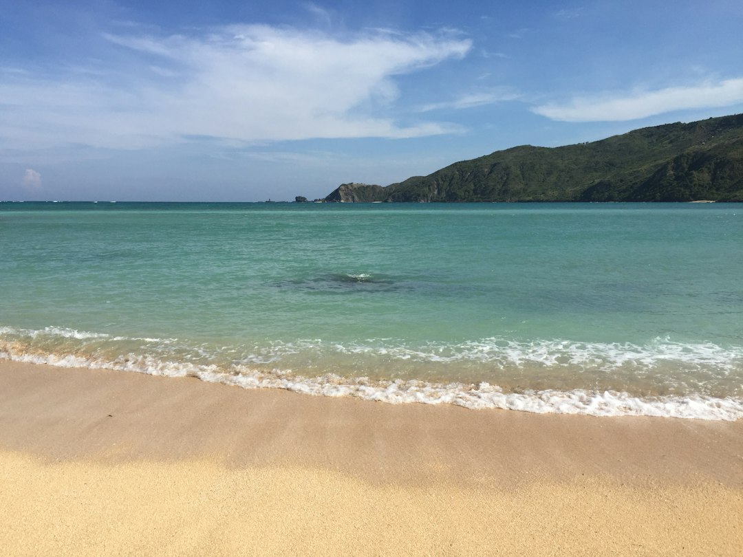 Noppharat Thara: Der Leuchtturm zwischen Kalkinseln - Distretto di Mueang Krabi | Secret World Trip Planner