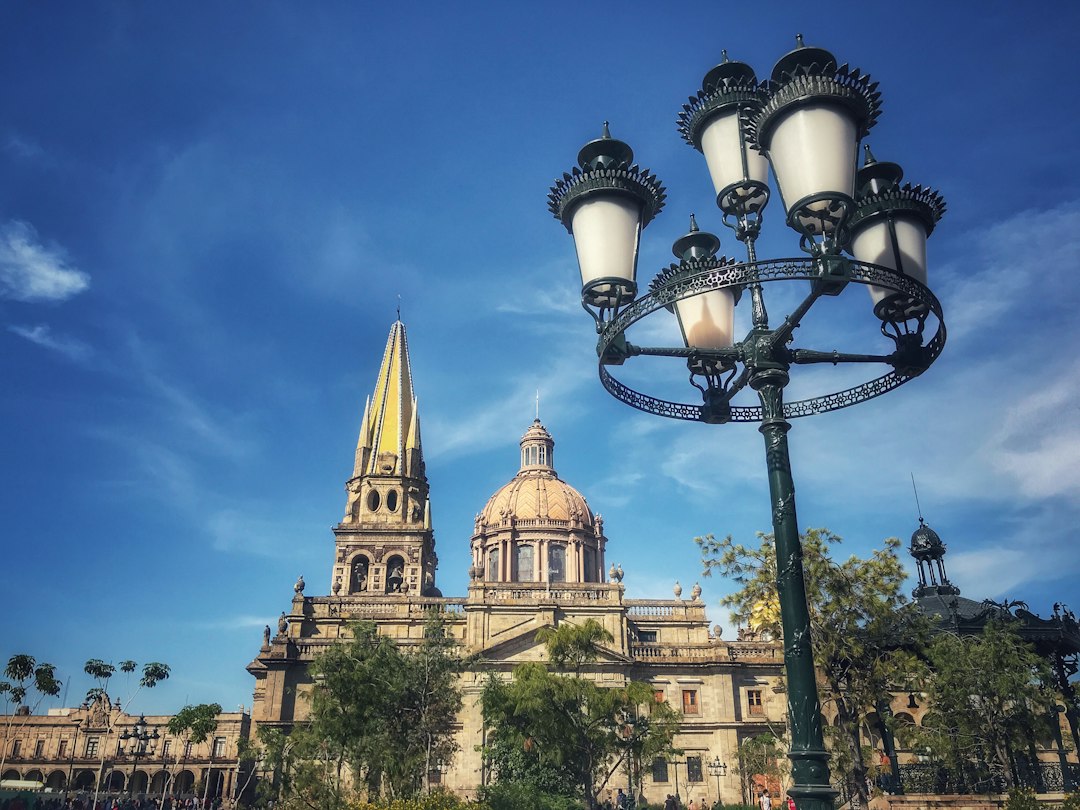 Die Expiatorio-Kirche in Guadalajara: Gotik aus Vulkanstein - 44160 Guadalajara | Secret World Trip Planner