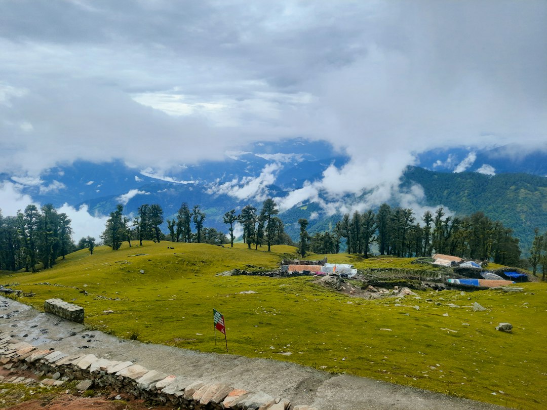 Tungnath: Der Weg zum höchsten Shiva-Tempel der Welt - Chopta | Secret World Trip Planner