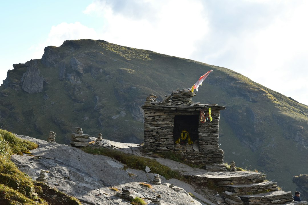Tungnath: Der Weg zum höchsten Shiva-Tempel der Welt - Chopta | Secret World Trip Planner