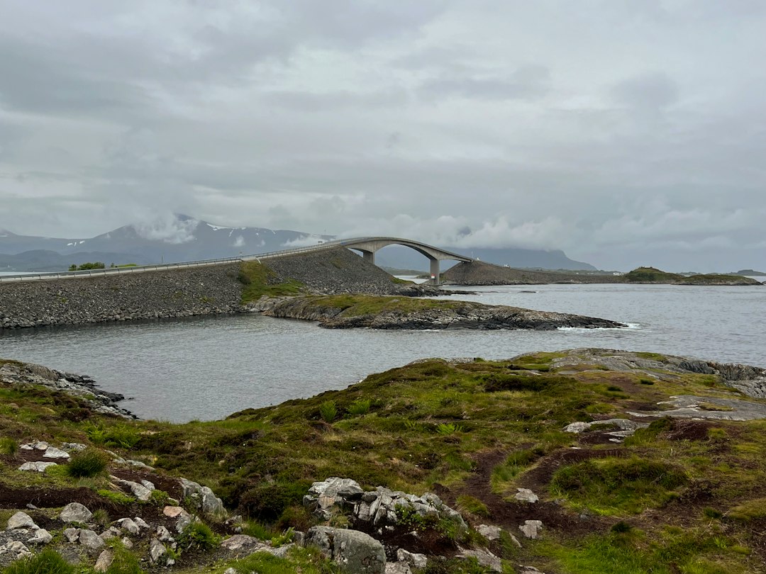 Ponte Storseisundet: la ilusión óptica en Noruega — Fv64 10