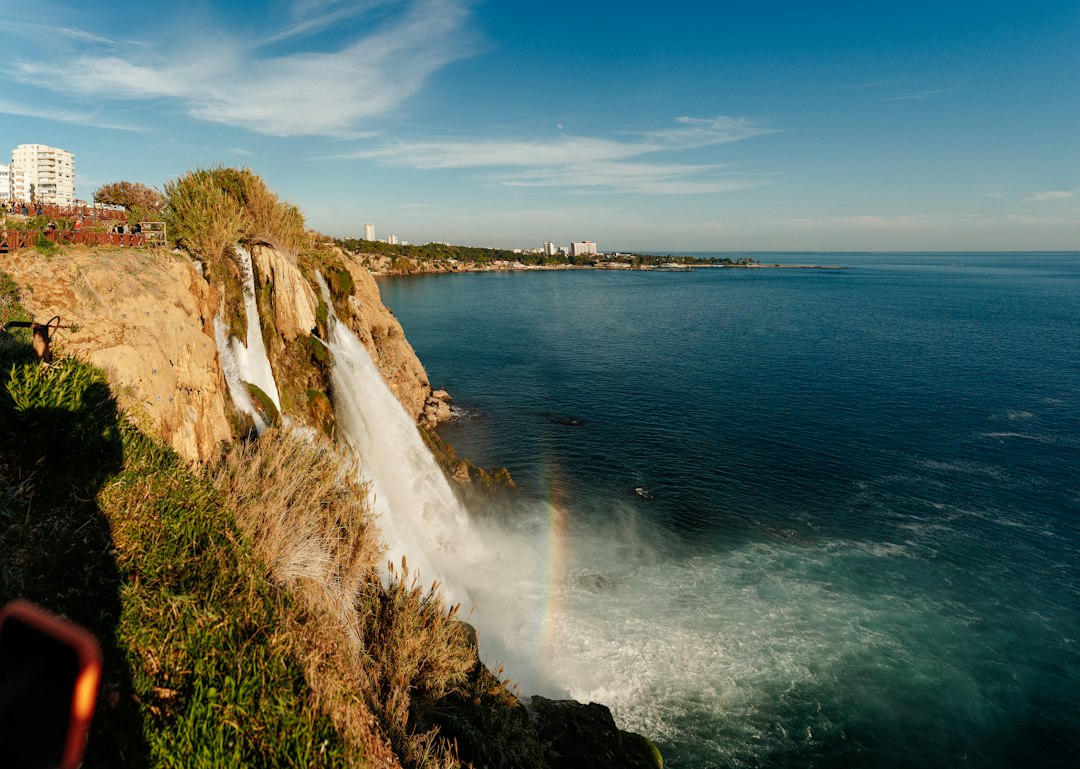 Duden Wasserfälle in Antalya: Wo Wasser das Meer trifft - Şelale | Secret World Trip Planner