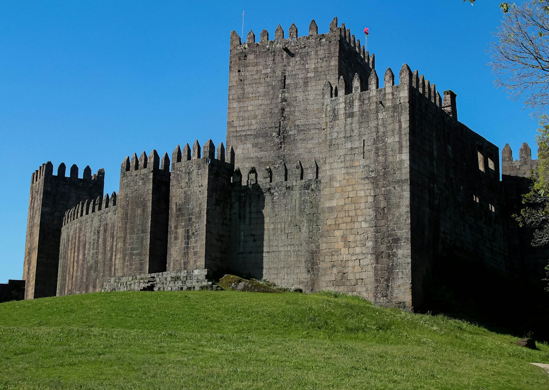 Palazzo dei Duchi di Braganza: gioiello medievale di Guimarães - R. Conde Dom Henrique 3 | Secret World Trip Planner