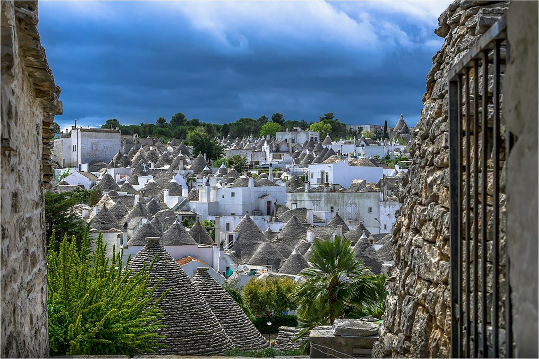 Alberobello Trulli: UNESCO Heritage of Stone and Cones — 37