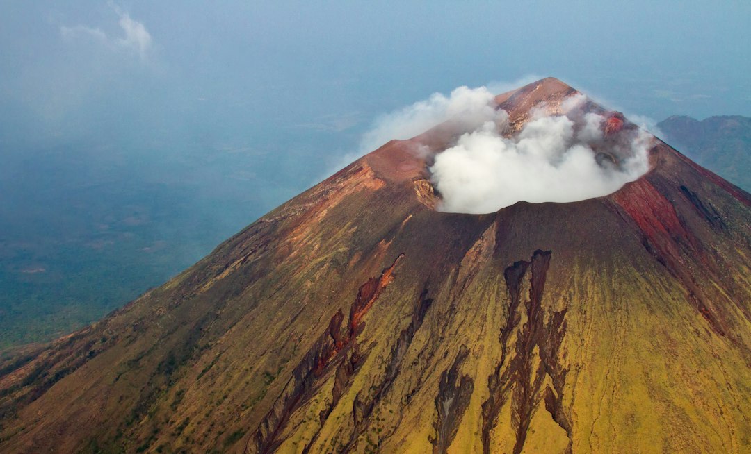 Volcán Eyes Viewpoint: The Eagle's Nest Above Baños — 180301