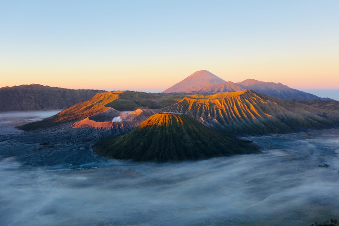 Mount Bromo: Sonnenaufgang über dem aktiven Vulkan - Kota Pasuruan | Secret World Trip Planner