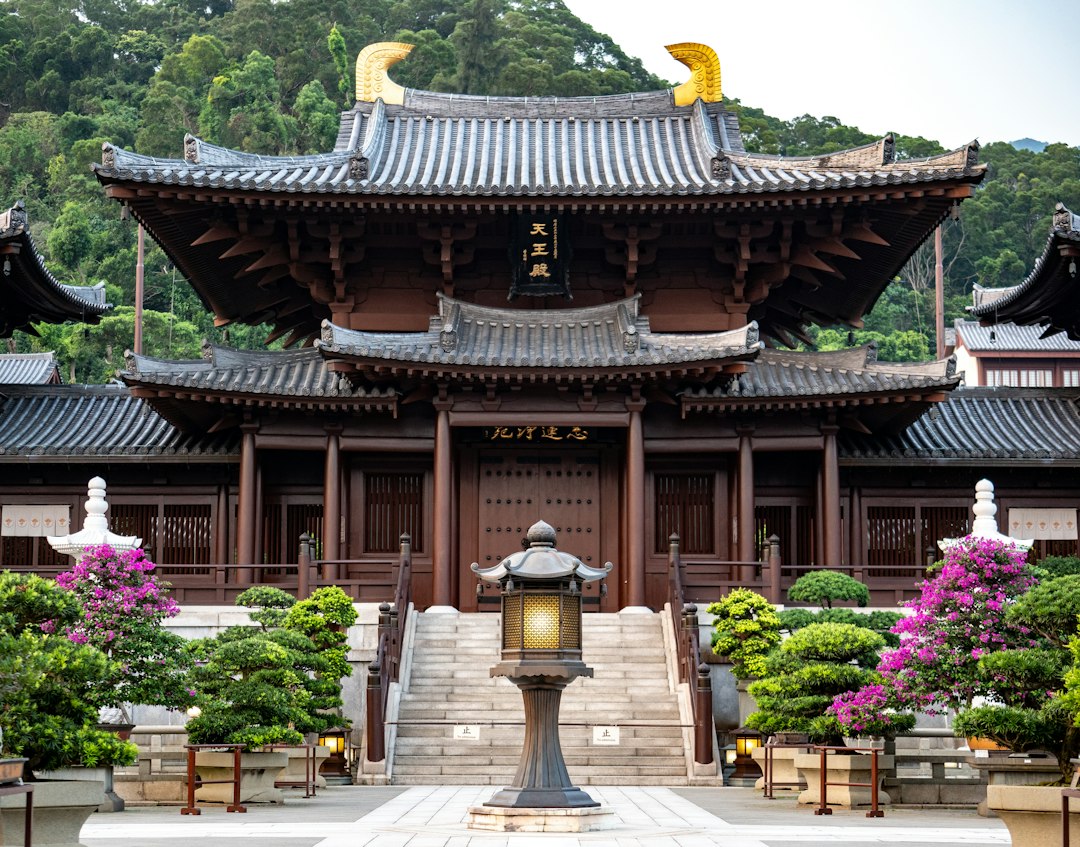 Entdecke die Ruhe des Chi Lin Klosters in Hongkong — Sheung Yuen Leng