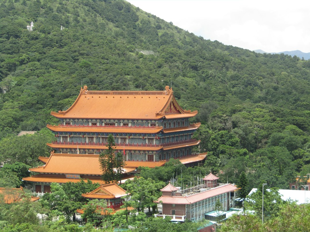 Découvrez le Monastère des Dix Mille Bouddhas - Sha Tin | Secret World Trip Planner