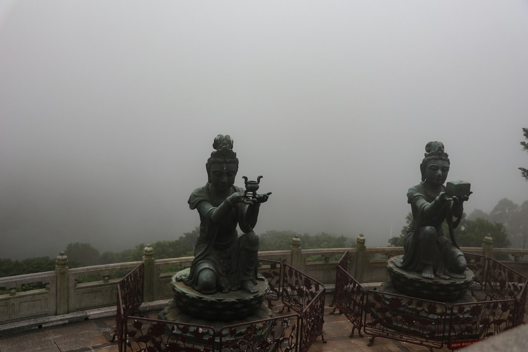 Découvrez le Monastère des Dix Mille Bouddhas - Sha Tin | Secret World Trip Planner