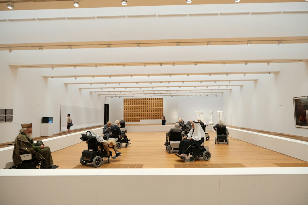 Entdecken Sie zeitgenössische Kunst im M+ Museum Hongkong - West Kowloon | Secret World Trip Planner