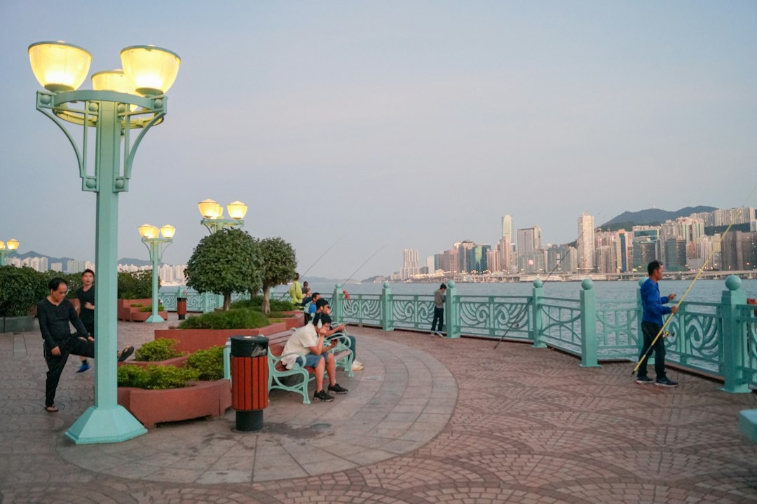 Entdecke den Charme der Tai O Promenade in Hongkong - Tai O | Secret World Trip Planner