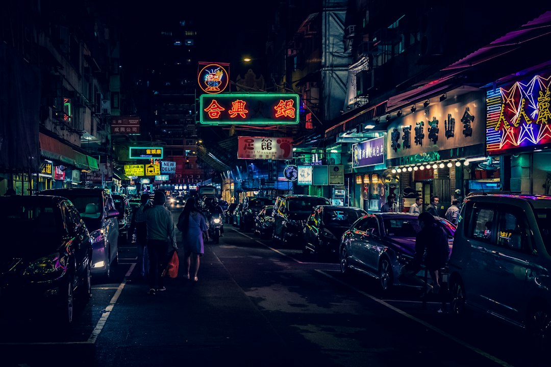 Explorer le marché nocturne de Temple Street à Hong Kong - Jordan | Secret World Trip Planner