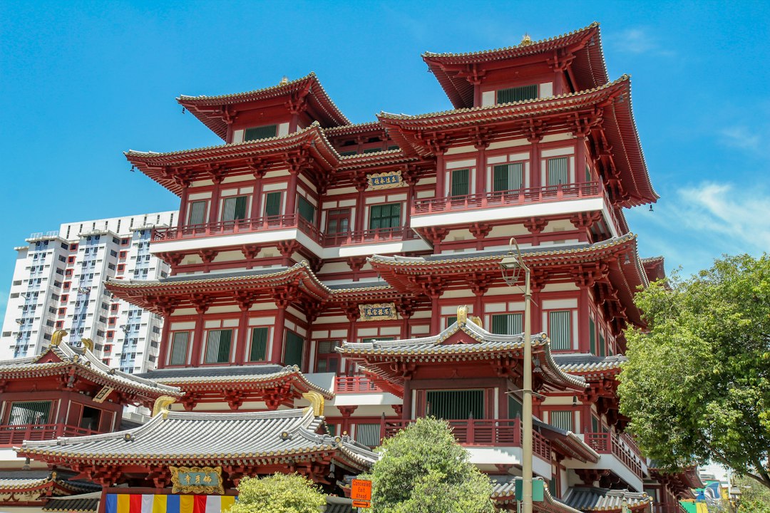 Discover the Buddha Tooth Relic Temple in Singapore - 288 S Bridge Rd | Secret World Trip Planner
