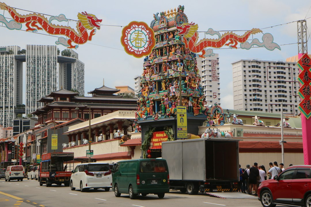 Découvrez le Temple de la Relique de la Dent de Bouddha à Singapour - 288 S Bridge Rd | Secret World Trip Planner