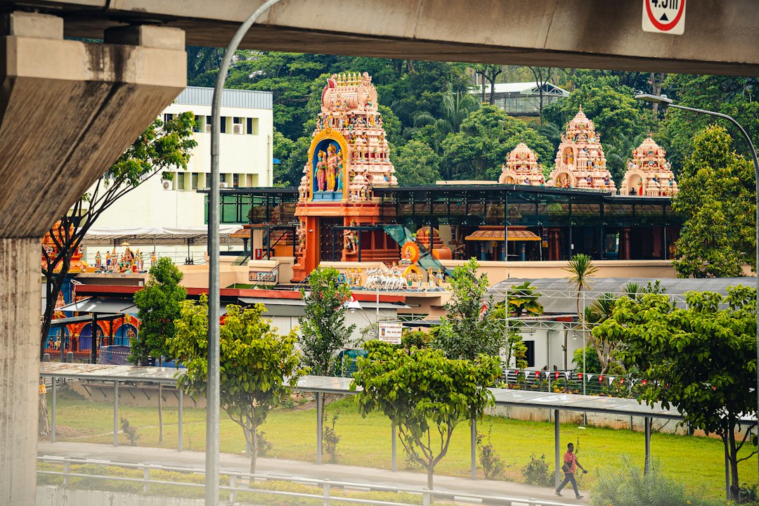 Découvrez le Temple Sri Veeramakaliamman à Singapour - 141 Serangoon Rd | Secret World Trip Planner