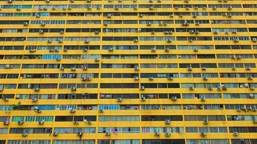 Chinatown Complex : Un Voyage Sensoriel à Singapour — 335 Smith St