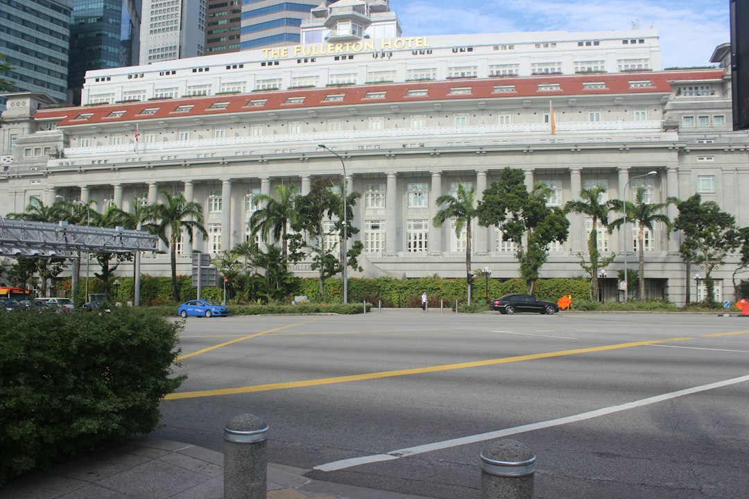 Discover the Fullerton Building in Singapore - 1 Fullerton Sq | Secret World Trip Planner
