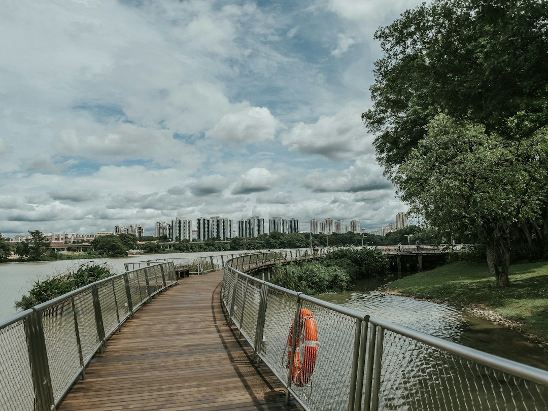 Découvrez la magie des Jardins de Jurong à Singapour - Yuan Ching Rd | Secret World Trip Planner