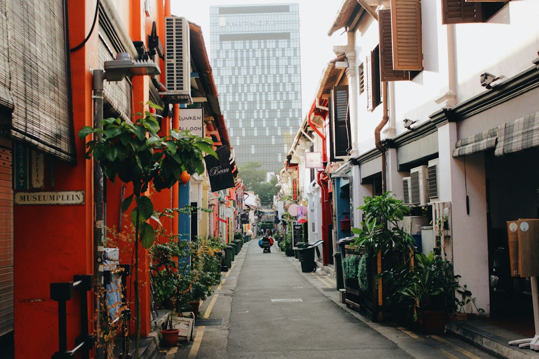 Descubre Haji Lane: Un Rincón de Singapur entre Historia y Arte - Haji Ln | Secret World Trip Planner