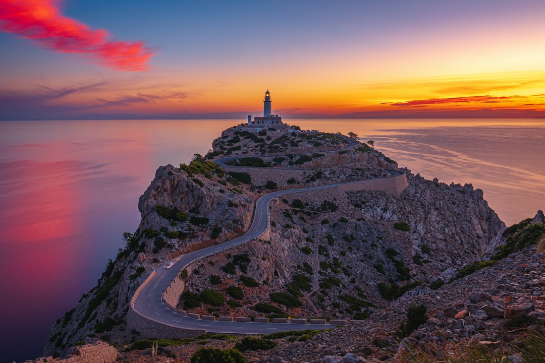 Phare de Cap Formentor : la beauté de Majorque - 07460 | Secret World Trip Planner
