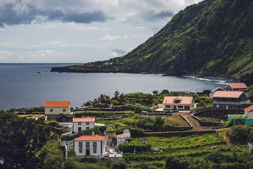 Ponta dos Rosais : le phare abandonné de São Jorge — São Jorge