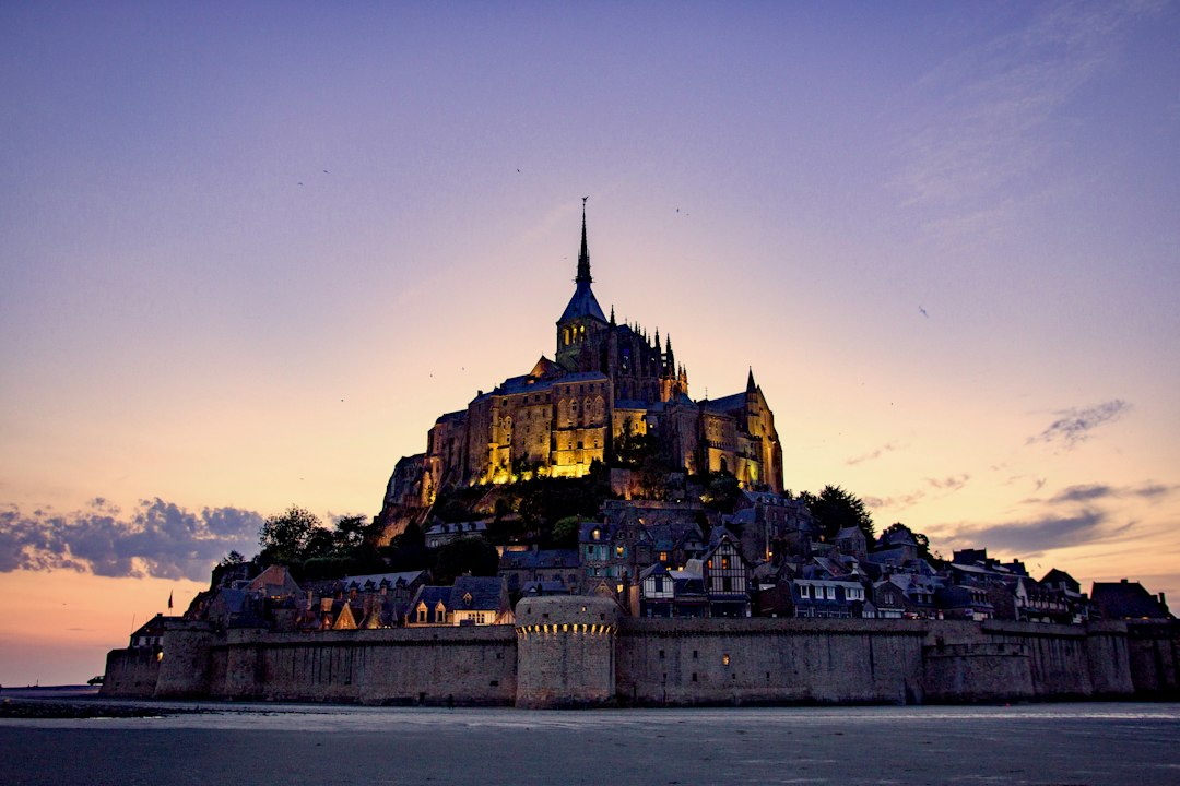 Mont-Saint-Michel: l'abbazia che sfida le maree — L'Abbaye