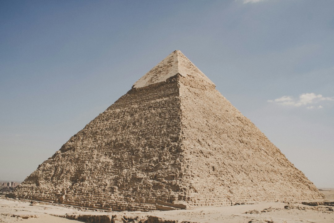 Pirámide de Kukulkán: el serpiente de piedra en Chichén Itzá - 97751 Tinum | Secret World Trip Planner