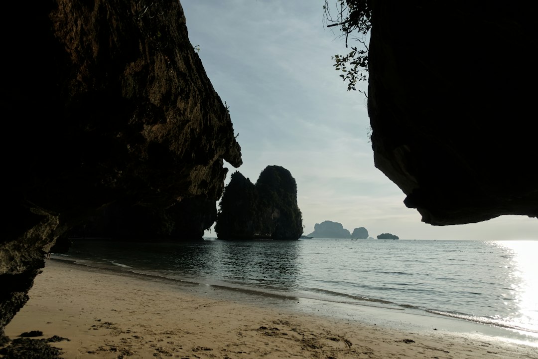 Bat Cave in Krabi: Kajakfahren in versteckten Höhlen - Ko Yao District | Secret World Trip Planner