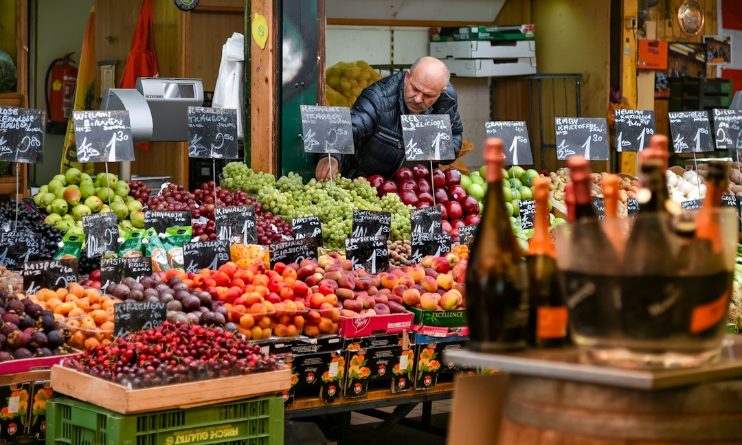 Rungis : le marché au lever du jour qui nourrit Paris - 1 Rue de la Tour | Secret World Trip Planner