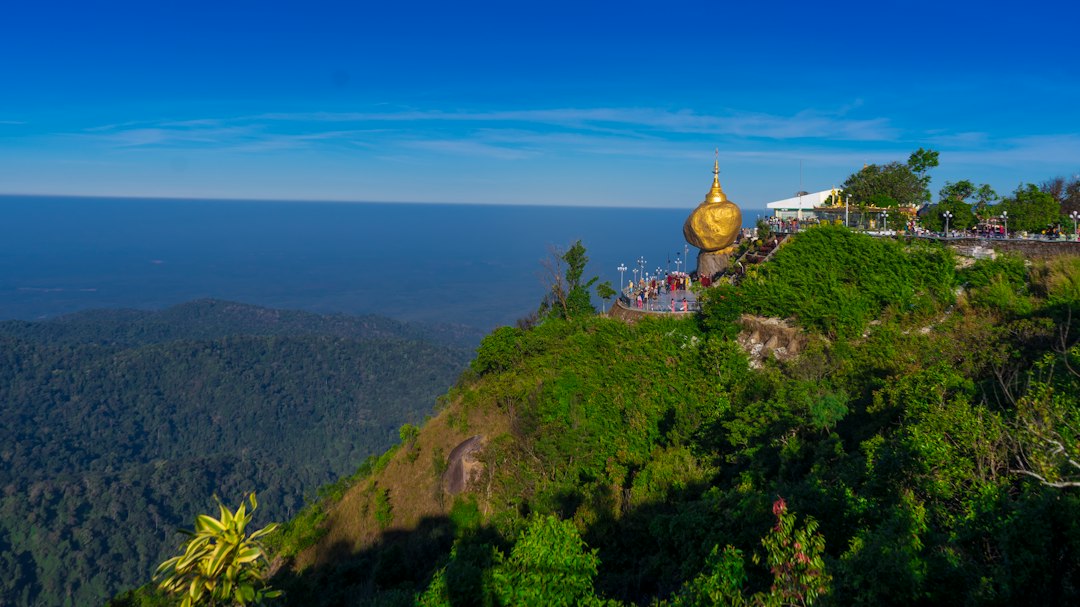 Wat Phu Tok : le monastère dans la roche en Thaïlande - Si Wilai District | Secret World Trip Planner