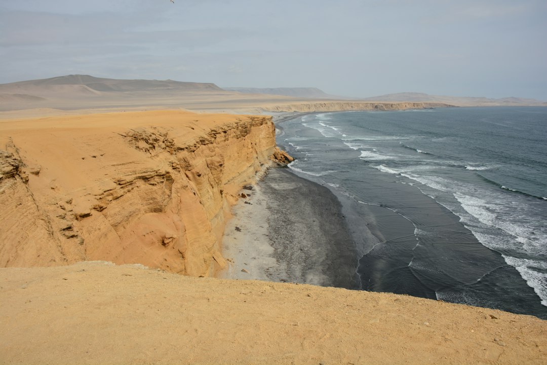 Playa Roja Paracas: Die rote Strandperle Perus - El Chaco | Secret World Trip Planner