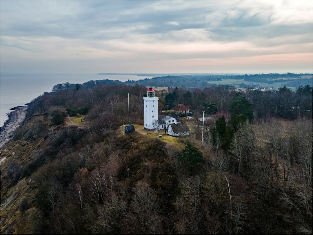 Nakkefyr: les deux phares jumeaux du Kattegat - Fyrvejen 25A | Secret World Trip Planner