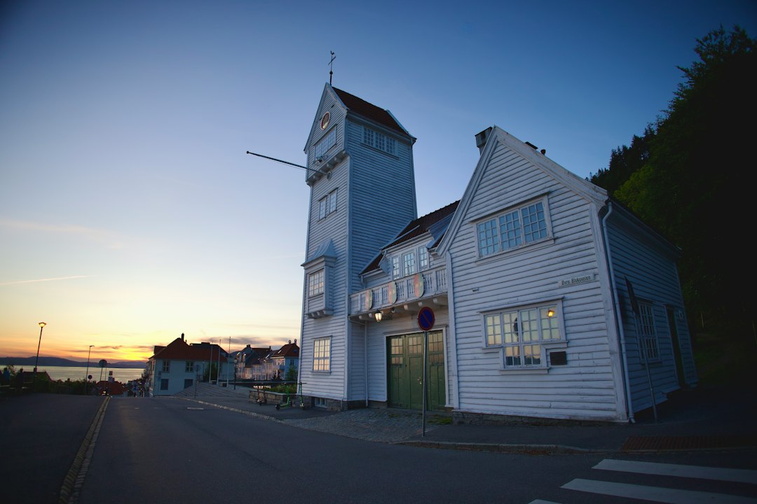 Faro Nakkehoved: los dos faros gemelos del Kattegat - Fyrvejen 25A | Secret World Trip Planner
