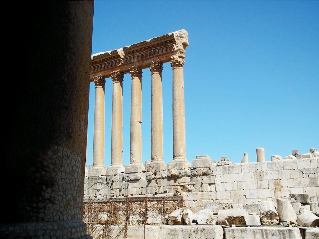 Baalbek: Die höchsten römischen Säulen im Libanon - 2644+W8R | Secret World Trip Planner