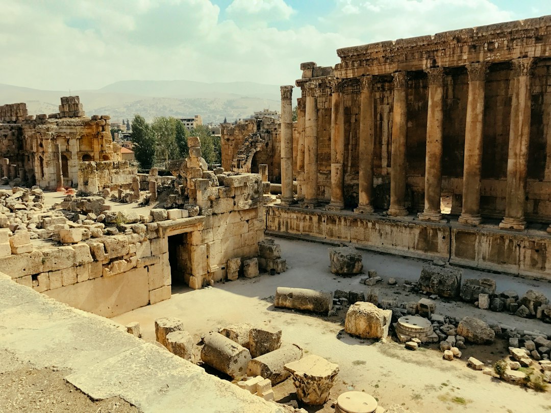Baalbek: las columnas romanas más altas del Líbano - 2644+W8R | Secret World Trip Planner