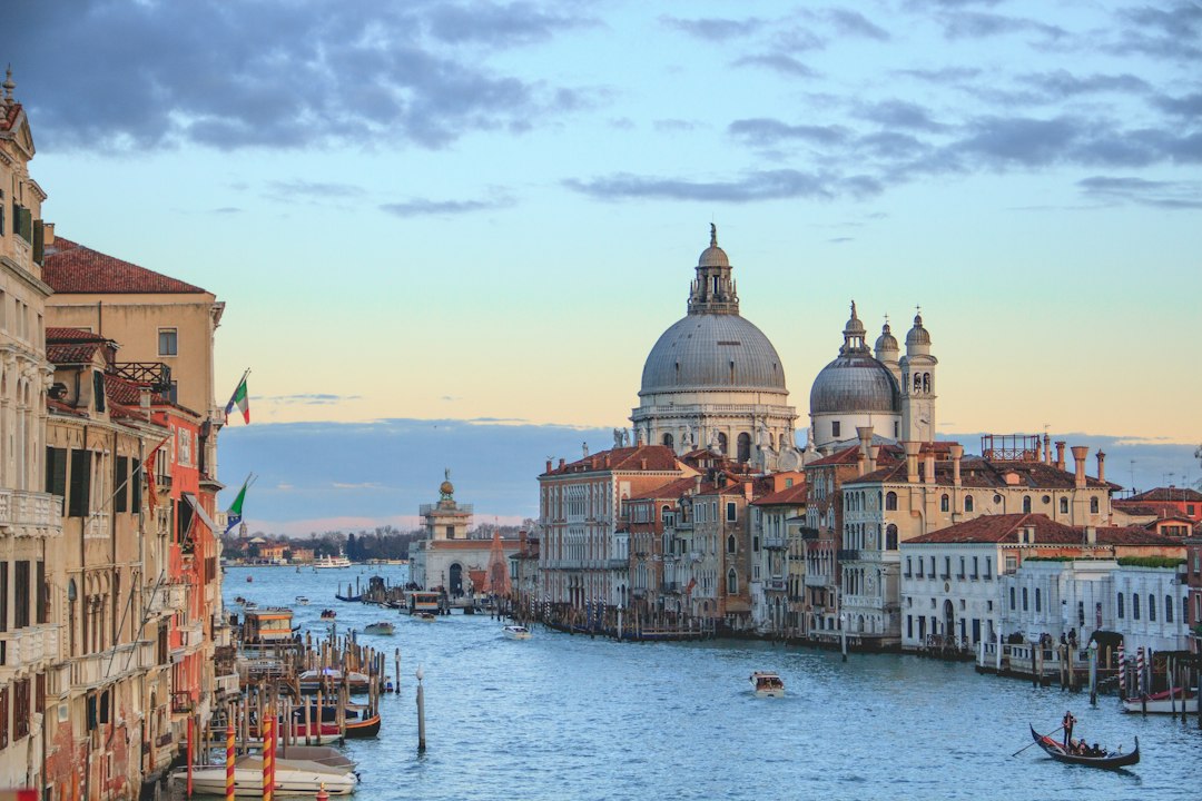 Migliori app viaggio 2026: guida testata a Venezia - Venezia | Secret World Trip Planner