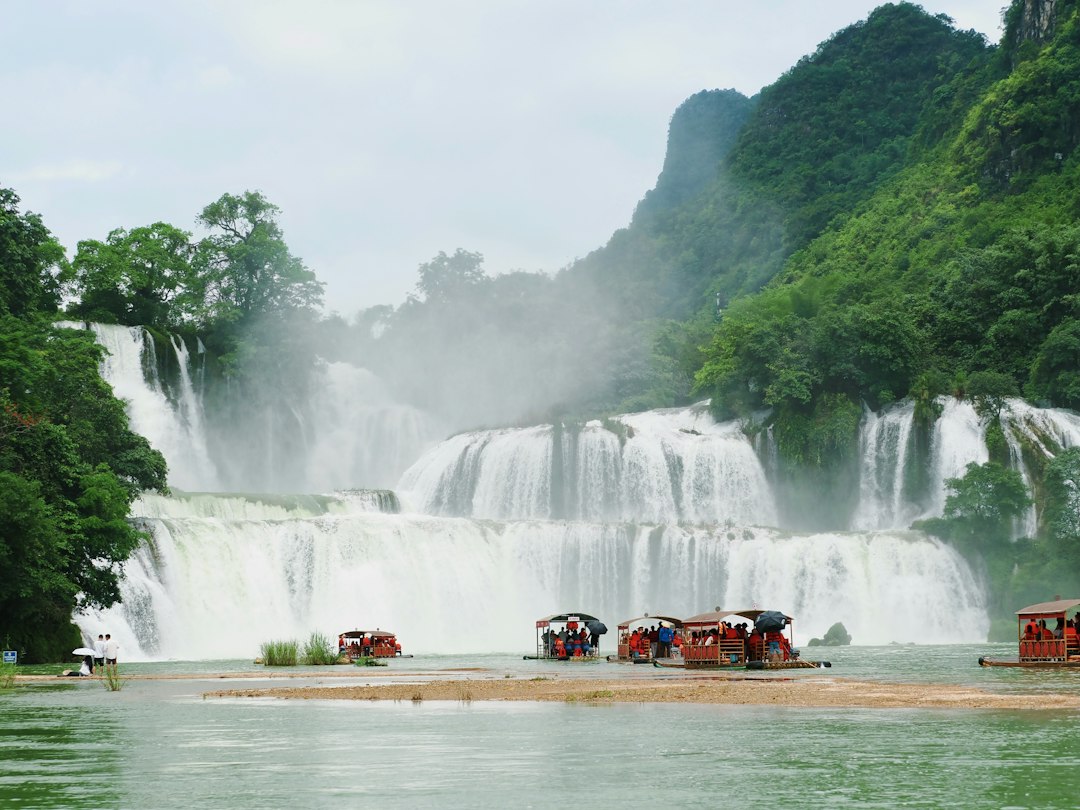 Ban Gioc Falls: The Roar of the Vietnamese Border - Đàm Thủy | Secret World Trip Planner